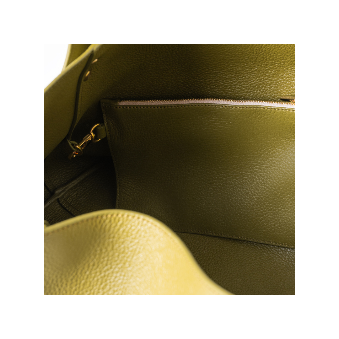 SULLY OLIVE